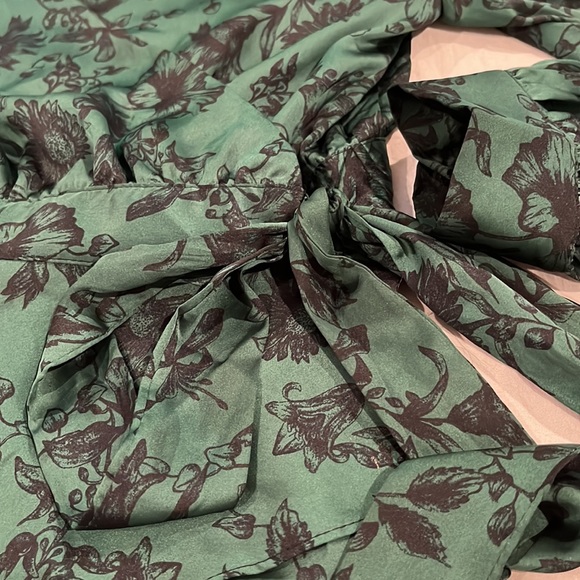 Top - Picture 2 of 5